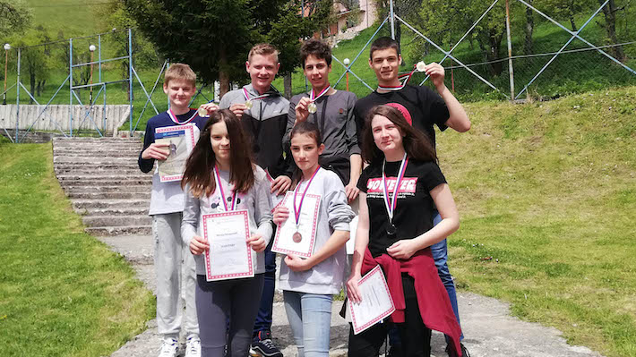 12 nagrada na državnom takmičenju iz matematike i prvo mesto na Juniorskoj srpskoj matematičkoj olimpijadi